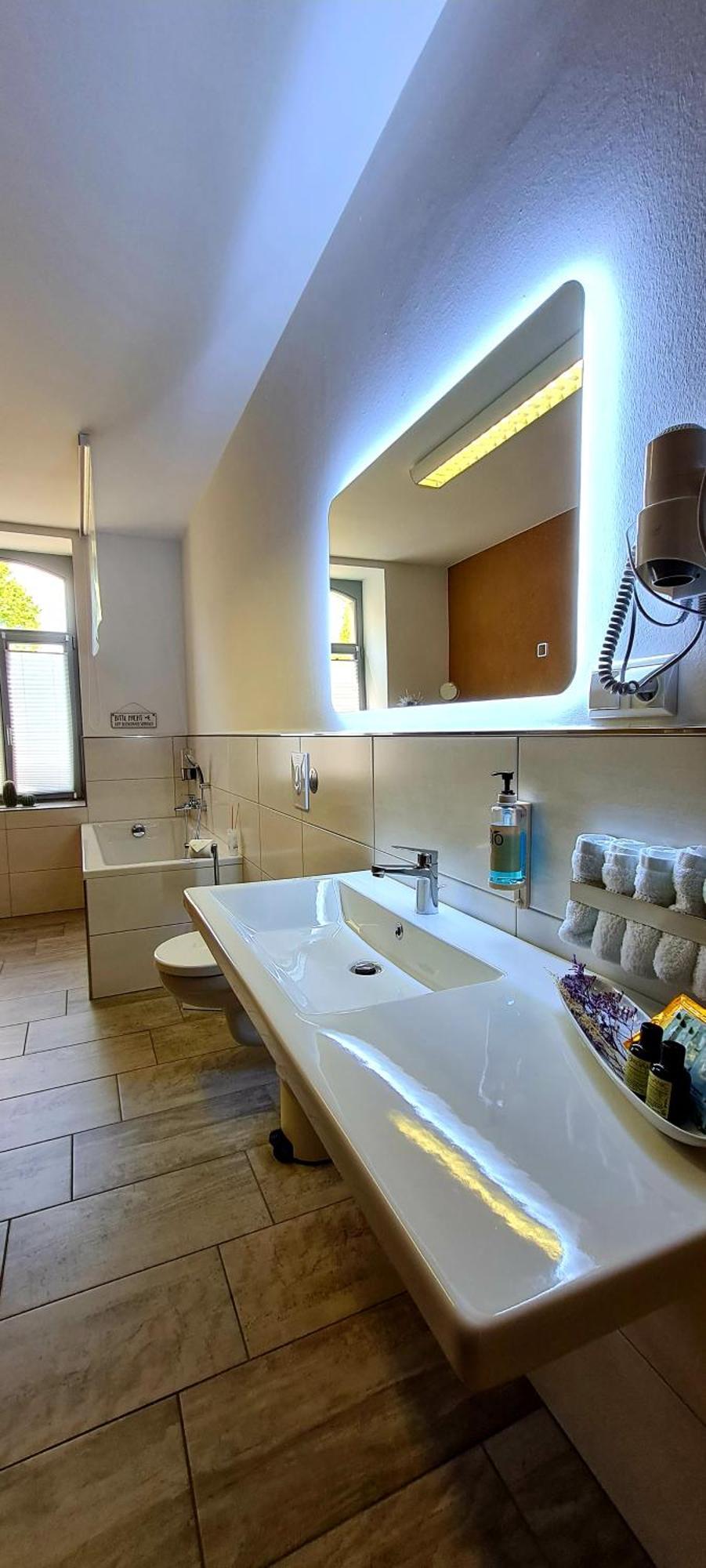 Pension Schul Inn รูห์ลา ภายนอก รูปภาพ